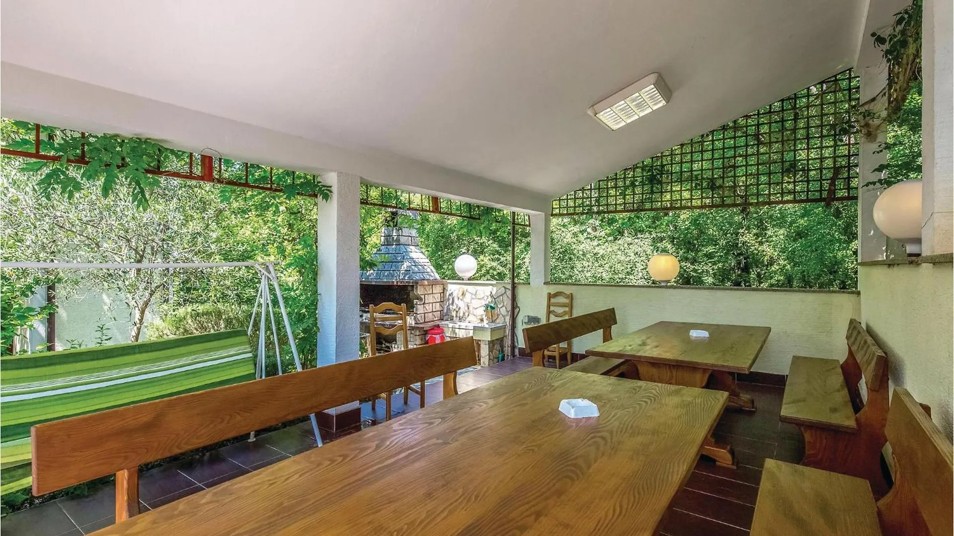 Beautiful Apartment In Povile With Wifi